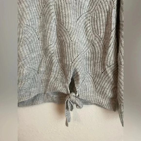 Roxy Sweater Womens Size M Gray Side Tie
Long Sleeve V Neck Knit Pullover - Picture 6 of 6